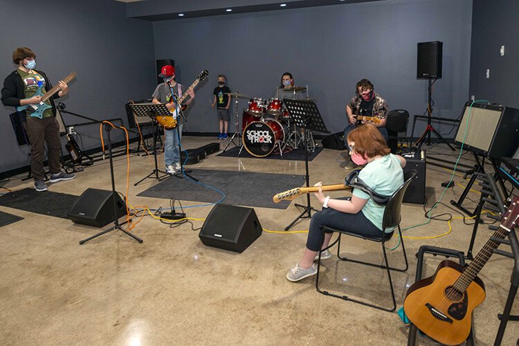  Left to right: Austin Bartle, Jaden McConnell, Evan Hein, Ollie Luckes. Quentin Tomlin and Loraine Bright.