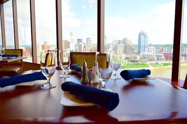 Metropolitan Club Bar affords sweeping skyline views