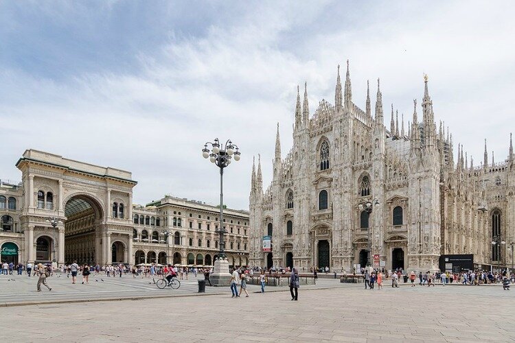 Piazza del Duomo in Milan before the national lockdown.