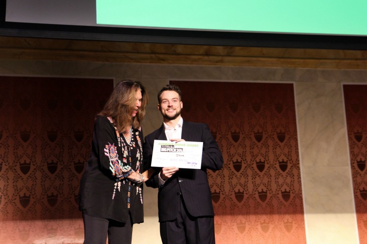  Artworks' Tamara Harkavy presents the Audience Choice Award to Russo's Ravioli